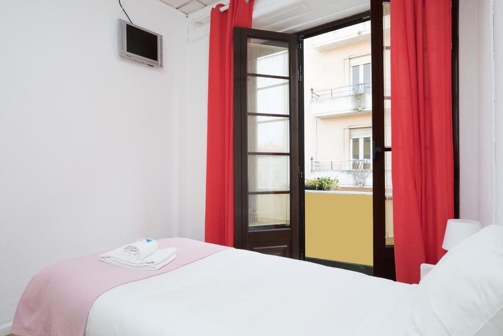 Peters Guesthouse อาเวโร ภายนอก รูปภาพ